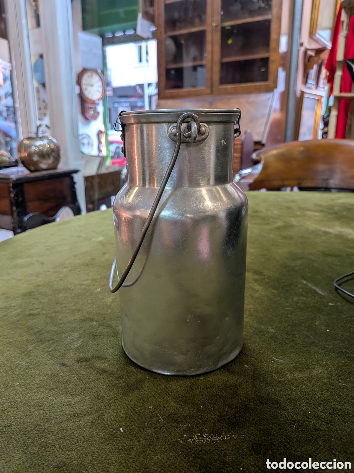 Antig&uuml;edades: Antigua lechera de aluminio. REF-8274 - Foto 1