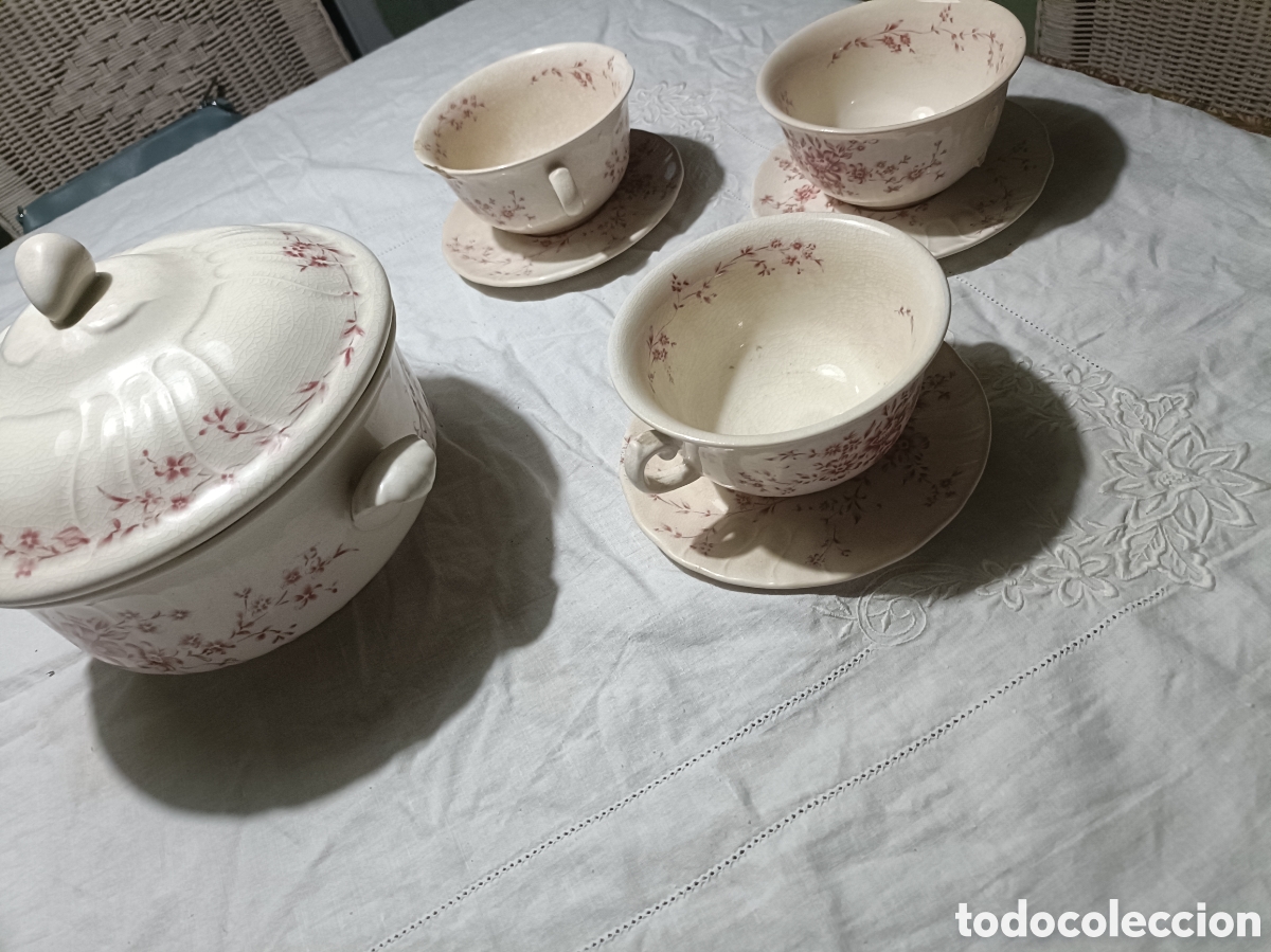 Antig&uuml;edades: Sopera porcelana Sevilla - Foto 1