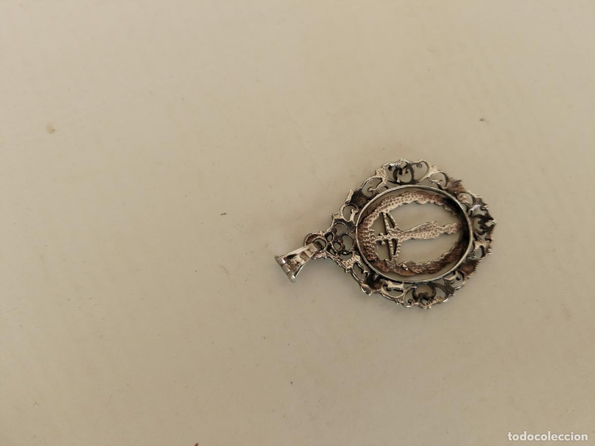 Antig&uuml;edades: medalla en plata de ley santisimo cristo - Foto 9