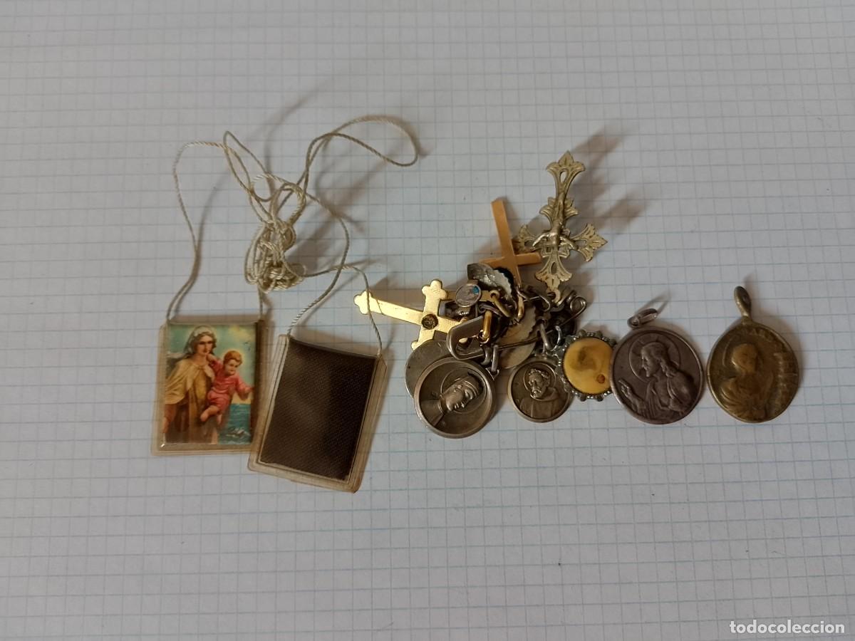 Antig&uuml;edades: Lote de miscel&aacute;nea religiosa - Foto 1