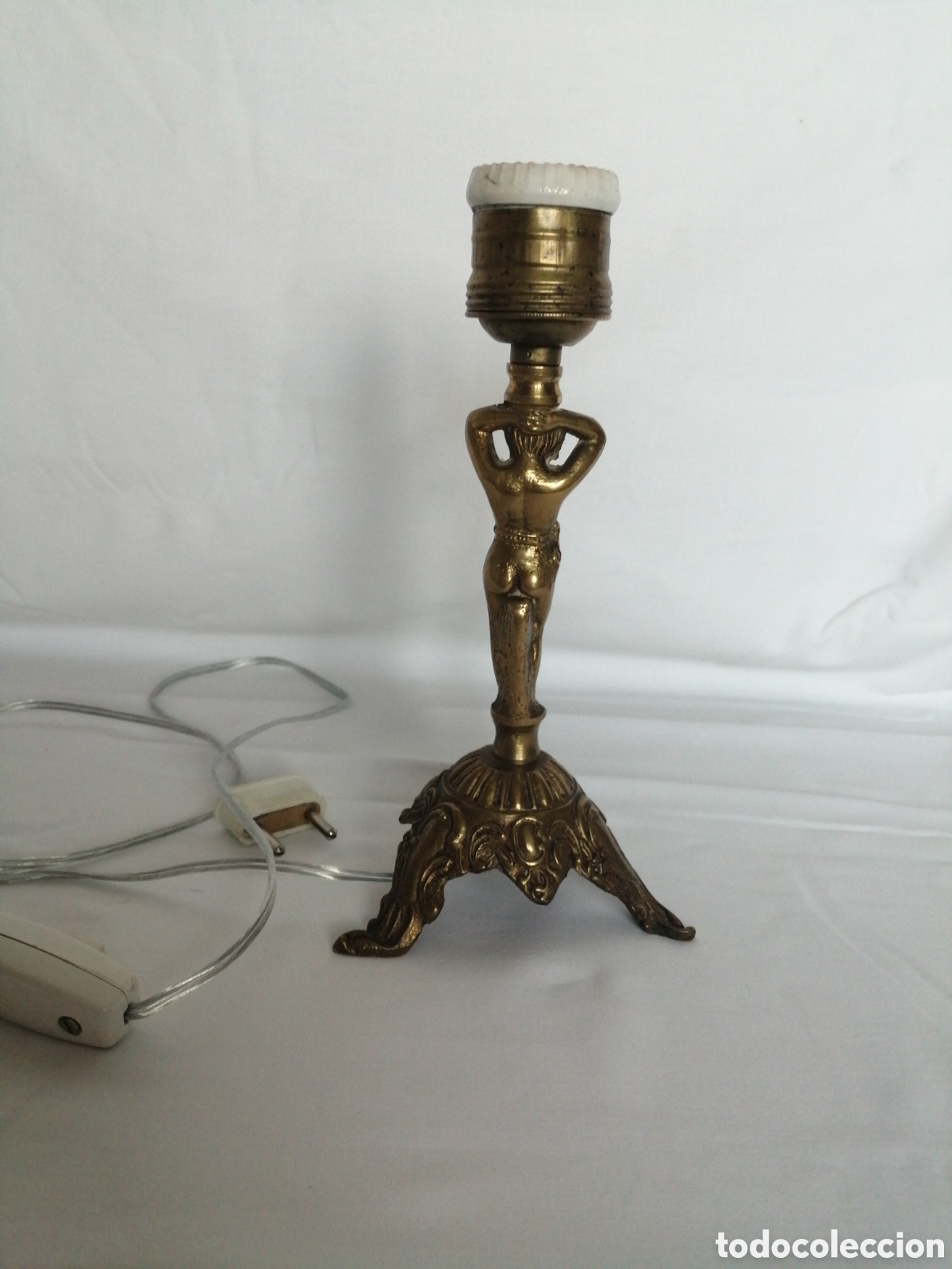Antig&uuml;edades: L&aacute;mpara sobremesa de bronce. - Foto 2