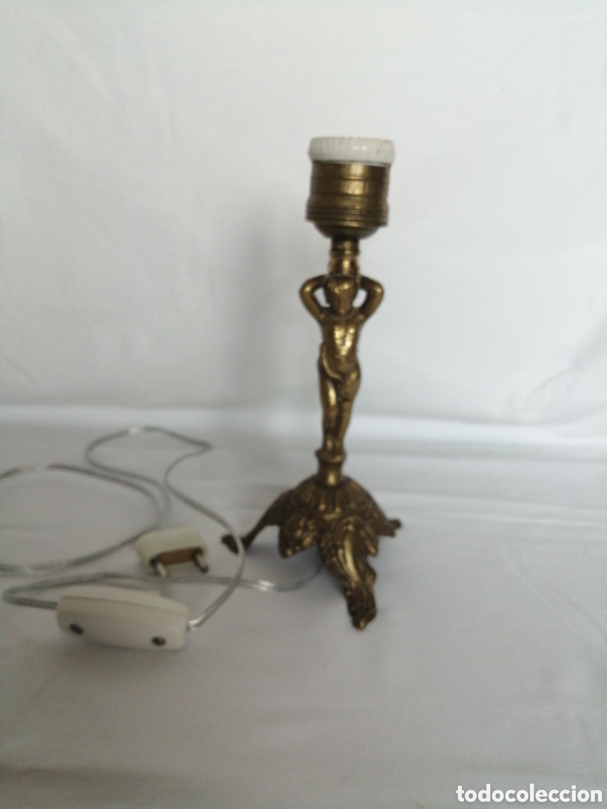 Antig&uuml;edades: L&aacute;mpara sobremesa de bronce. - Foto 1