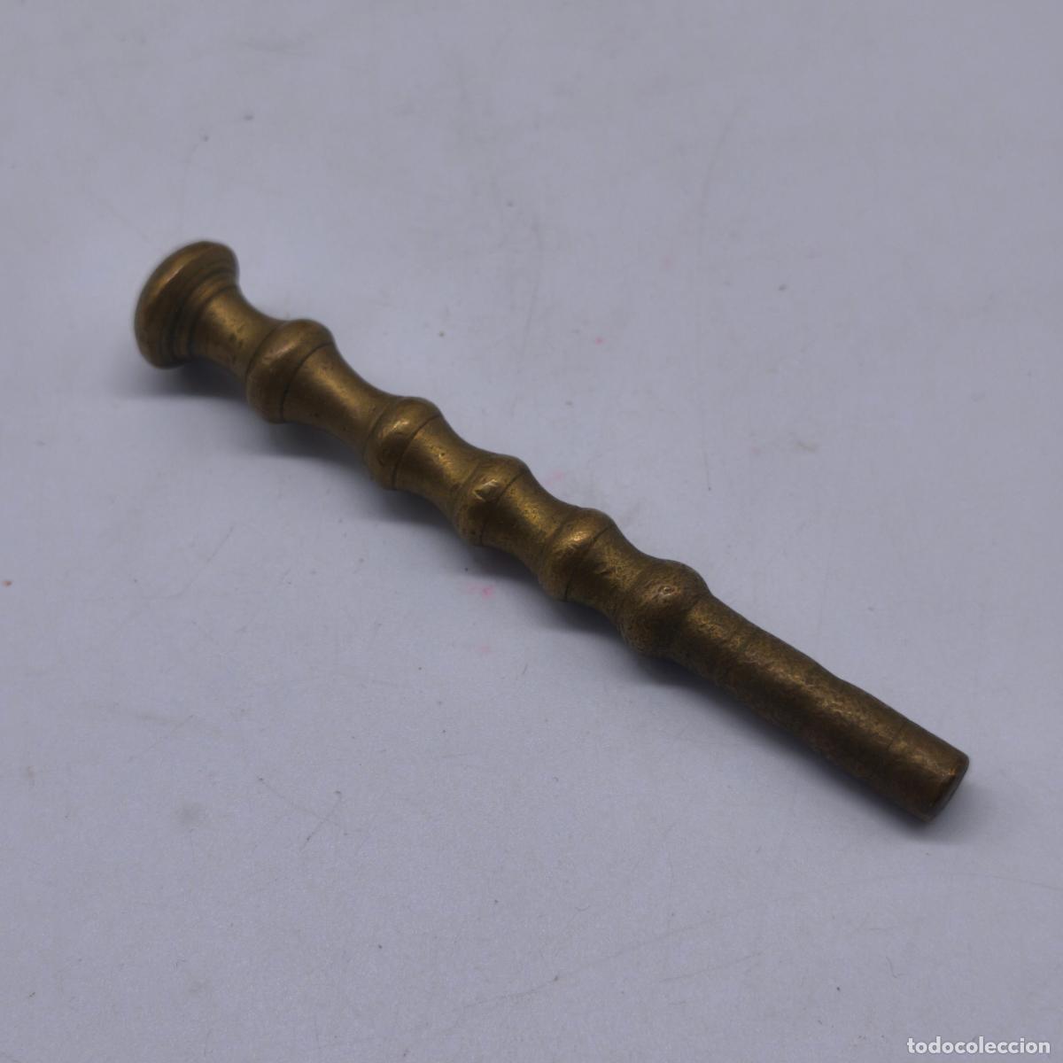Antig&uuml;edades: Peque&ntilde;o mortero almirez antiguo en bronce. - Foto 4