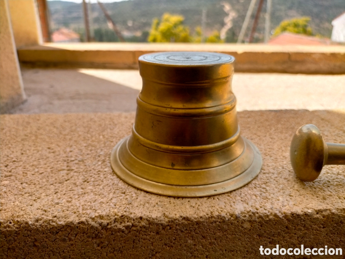 Antig&uuml;edades: ALMIREZ MORTERO DE BRONCE CON MANO - Foto 3