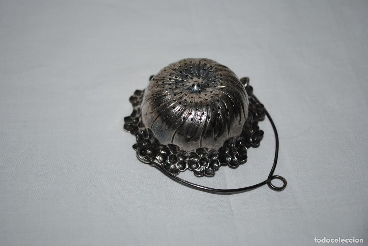 Antig&uuml;edades: COLADOR PLATEADO PARA EL TE . - Foto 3