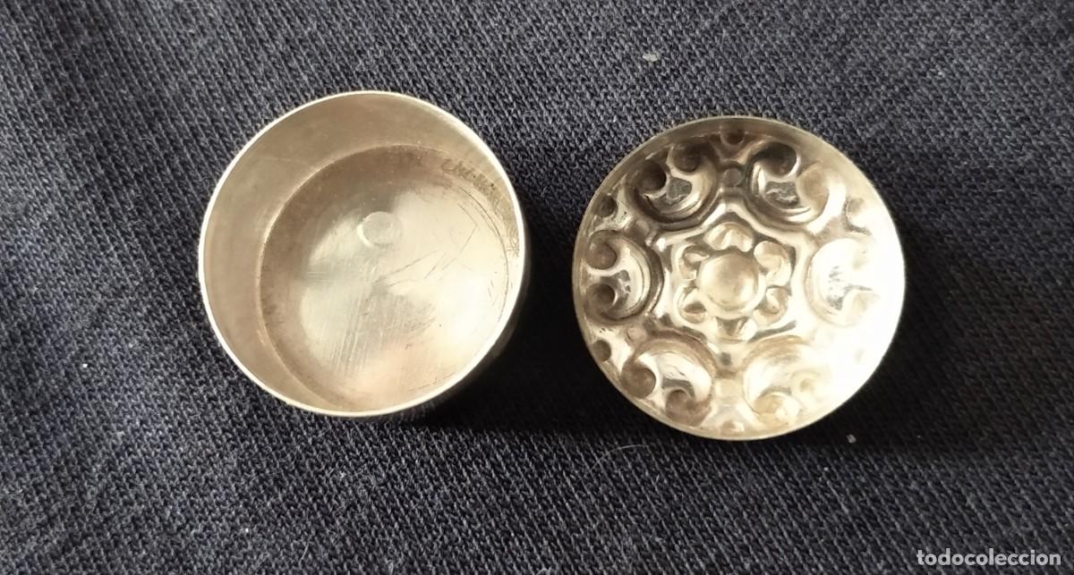 Antig&uuml;edades: Pastillero de plata . - Foto 3