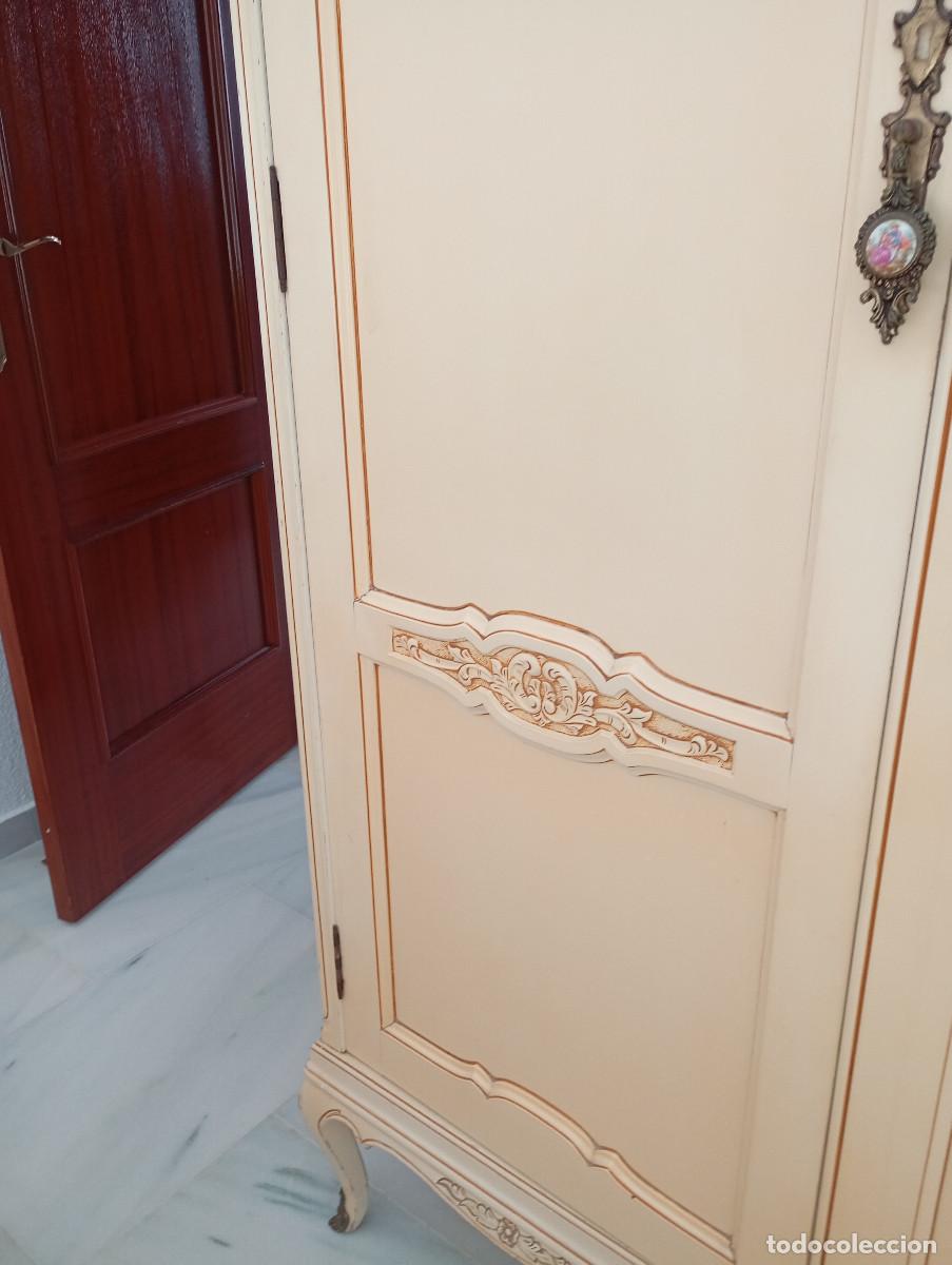 Antig&uuml;edades: armario de madera color marfil - Foto 5