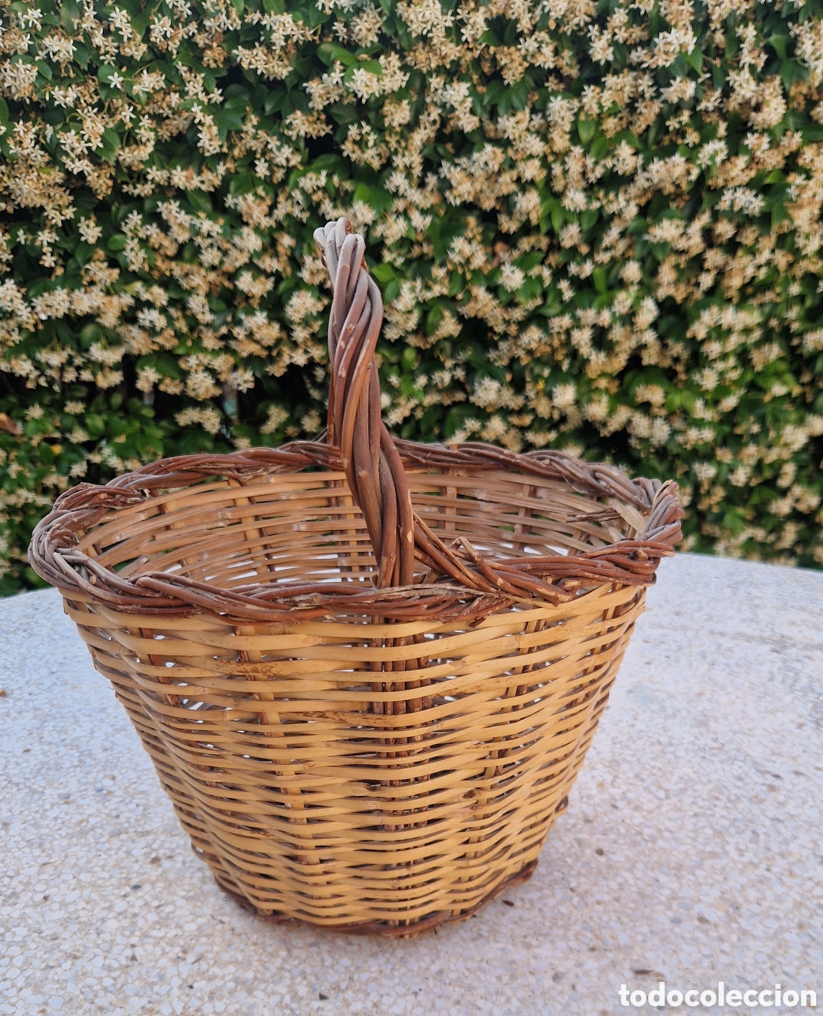 Antig&uuml;edades: Cesta de mimbre artesanal - Foto 3