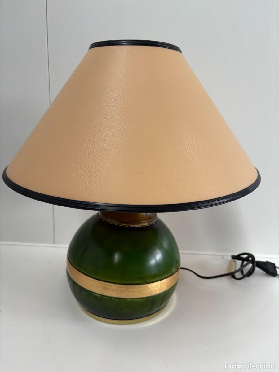 Antig&uuml;edades: LAMPARA DE MESA VINTAGE METALICA CON TULIPA