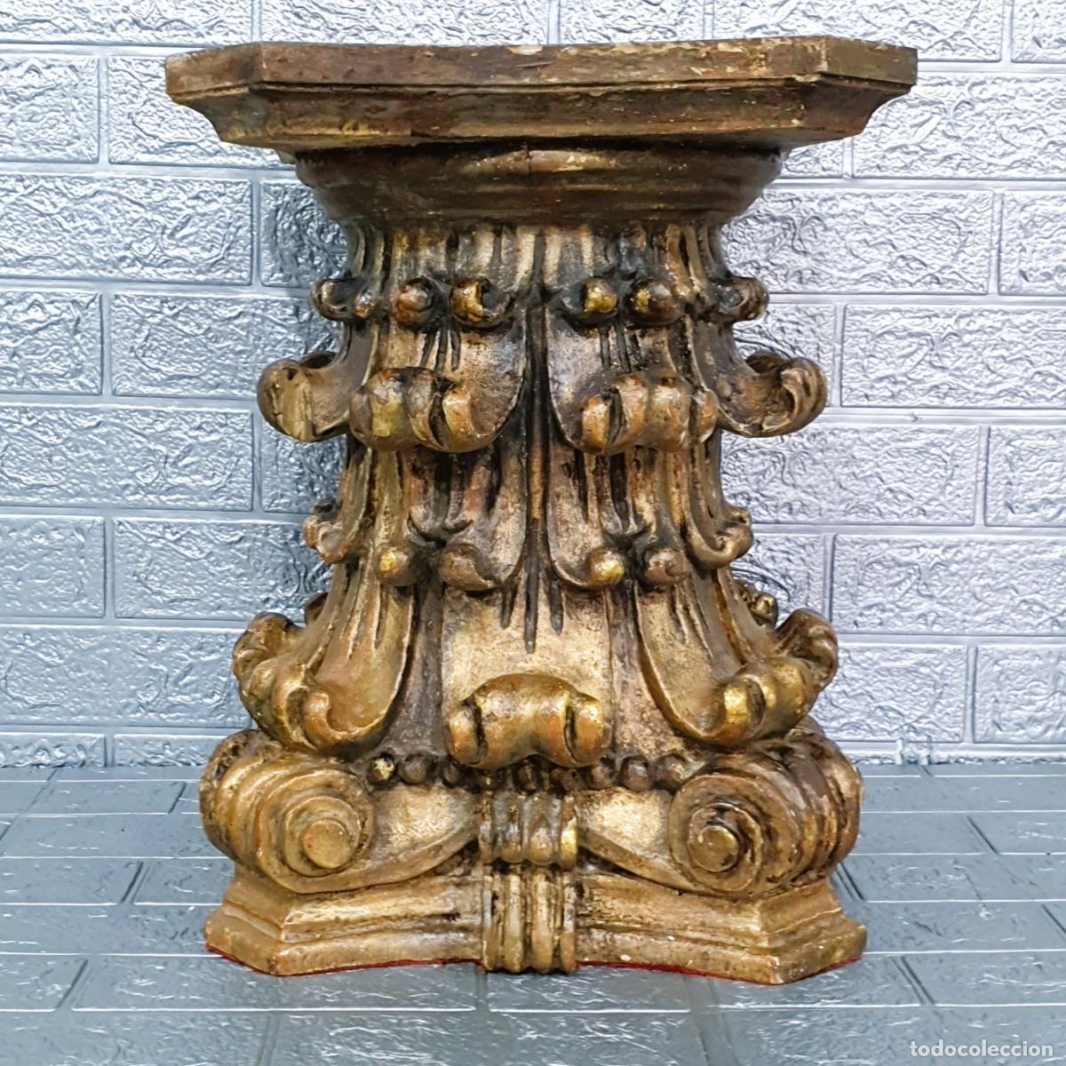 Antig&uuml;edades: Gran capitel de madera y pan de oro S.XVIII
