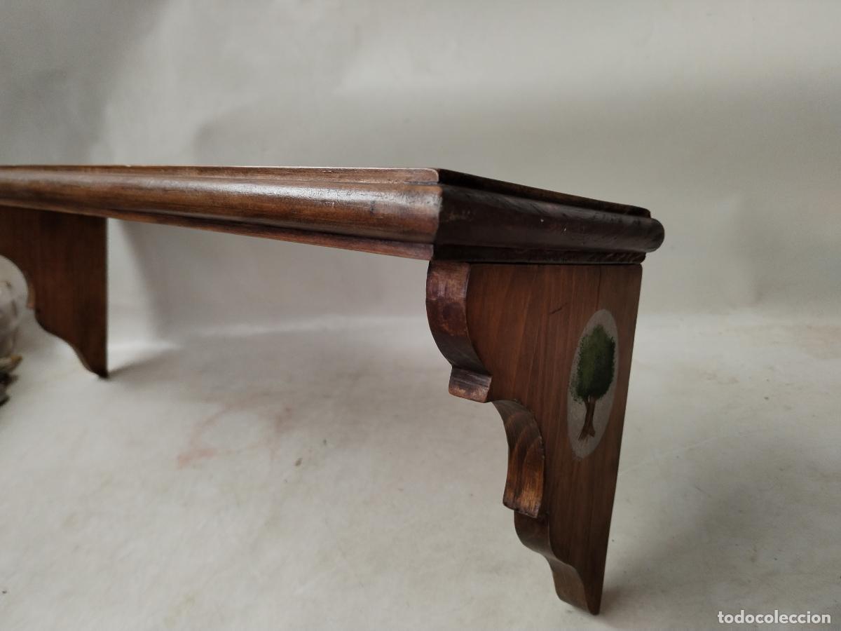 Antig&uuml;edades: repisa en madera pintada con dibujo a mano - Foto 5