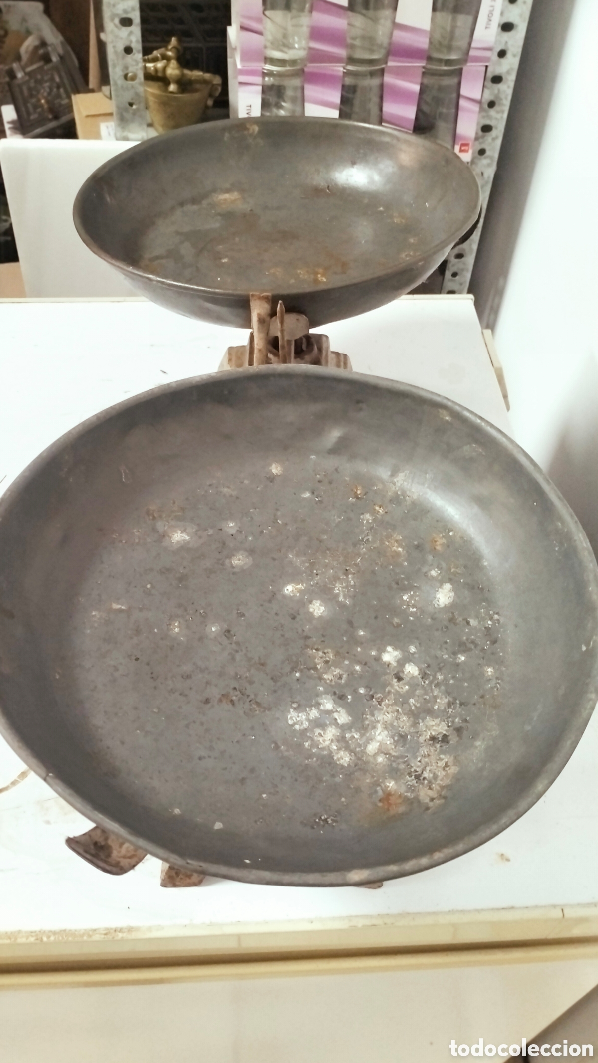 Antig&uuml;edades: Antigua balanza doble plato - Foto 2