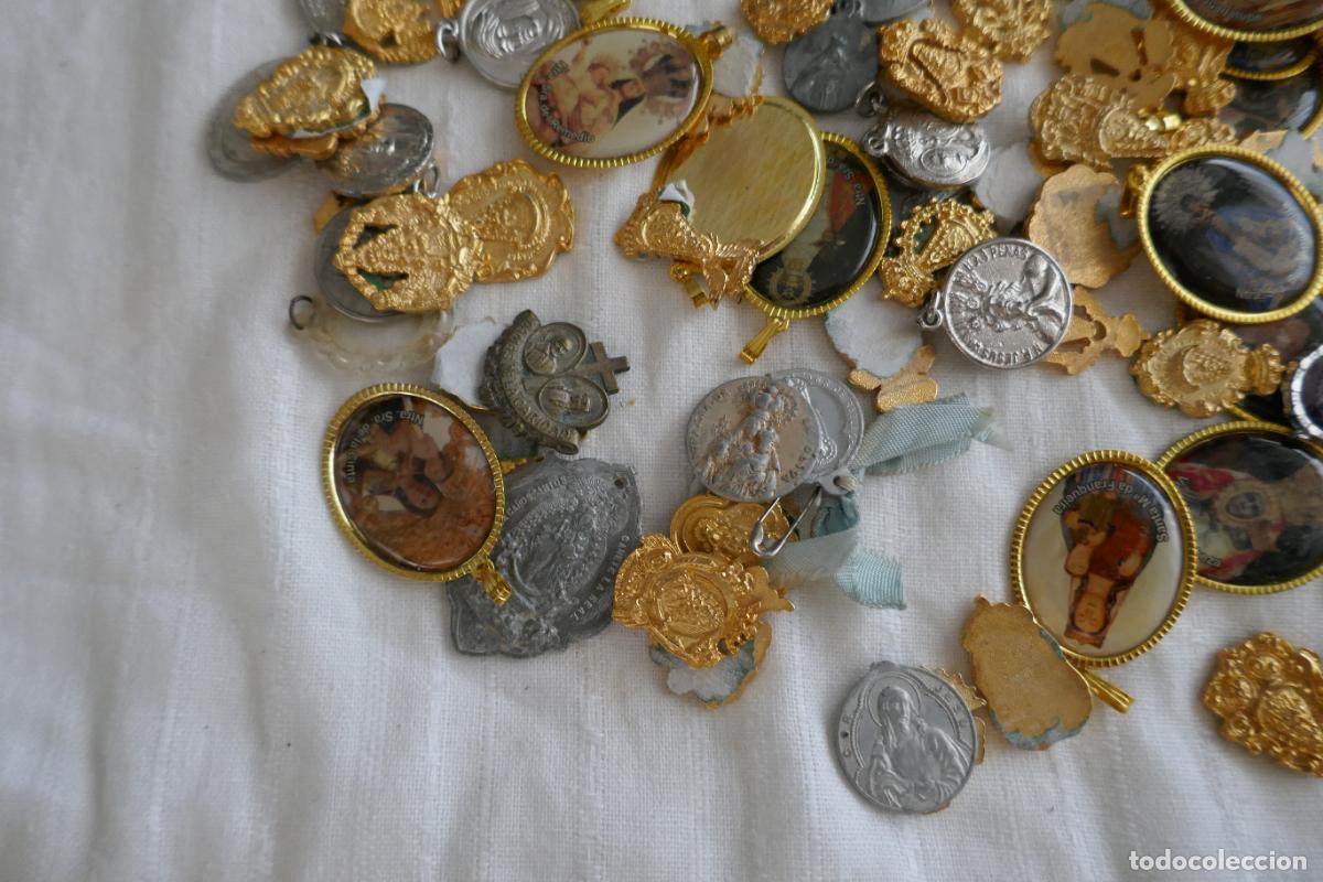 Antig&uuml;edades: GRAN LOTE DE MEDALLAS RELIGIOSAS - Foto 9