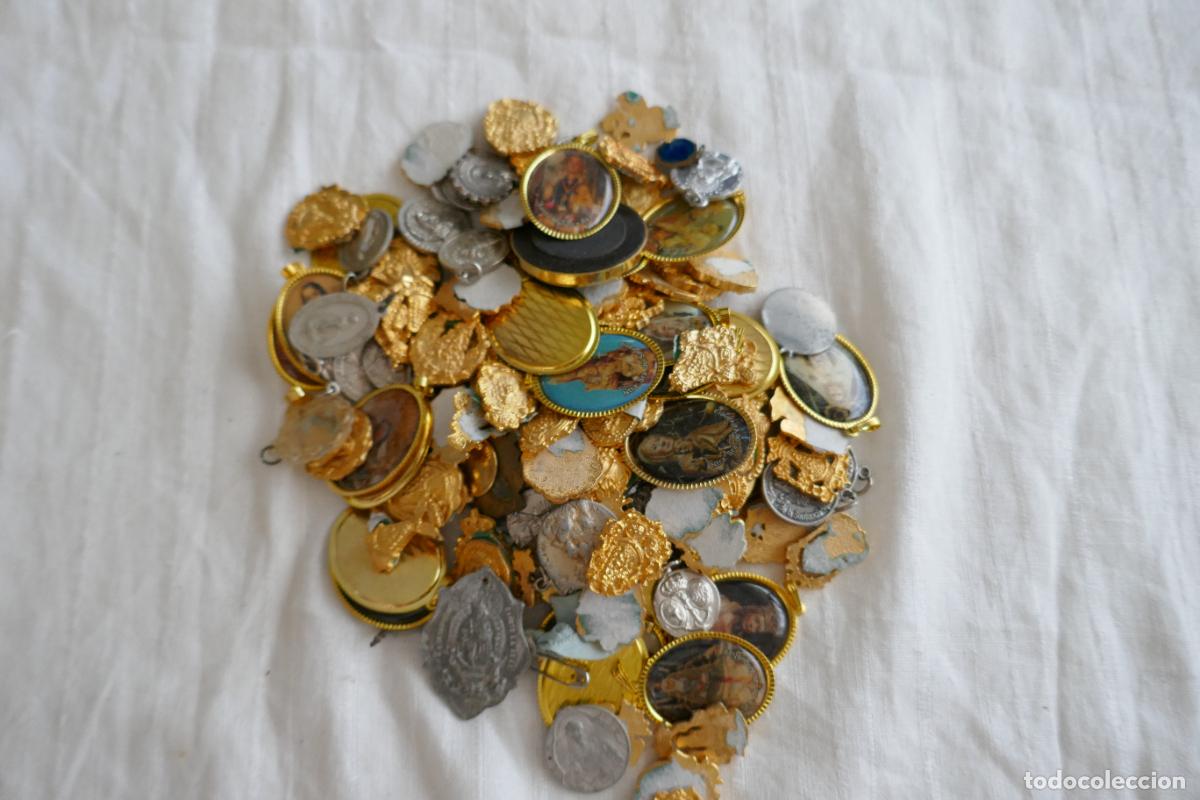 Antig&uuml;edades: GRAN LOTE DE MEDALLAS RELIGIOSAS - Foto 1