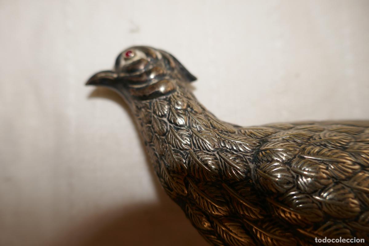 Antig&uuml;edades: Faisan en metal plateado. - Foto 2