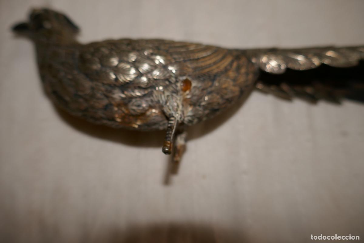 Antig&uuml;edades: Faisan en metal plateado. - Foto 3