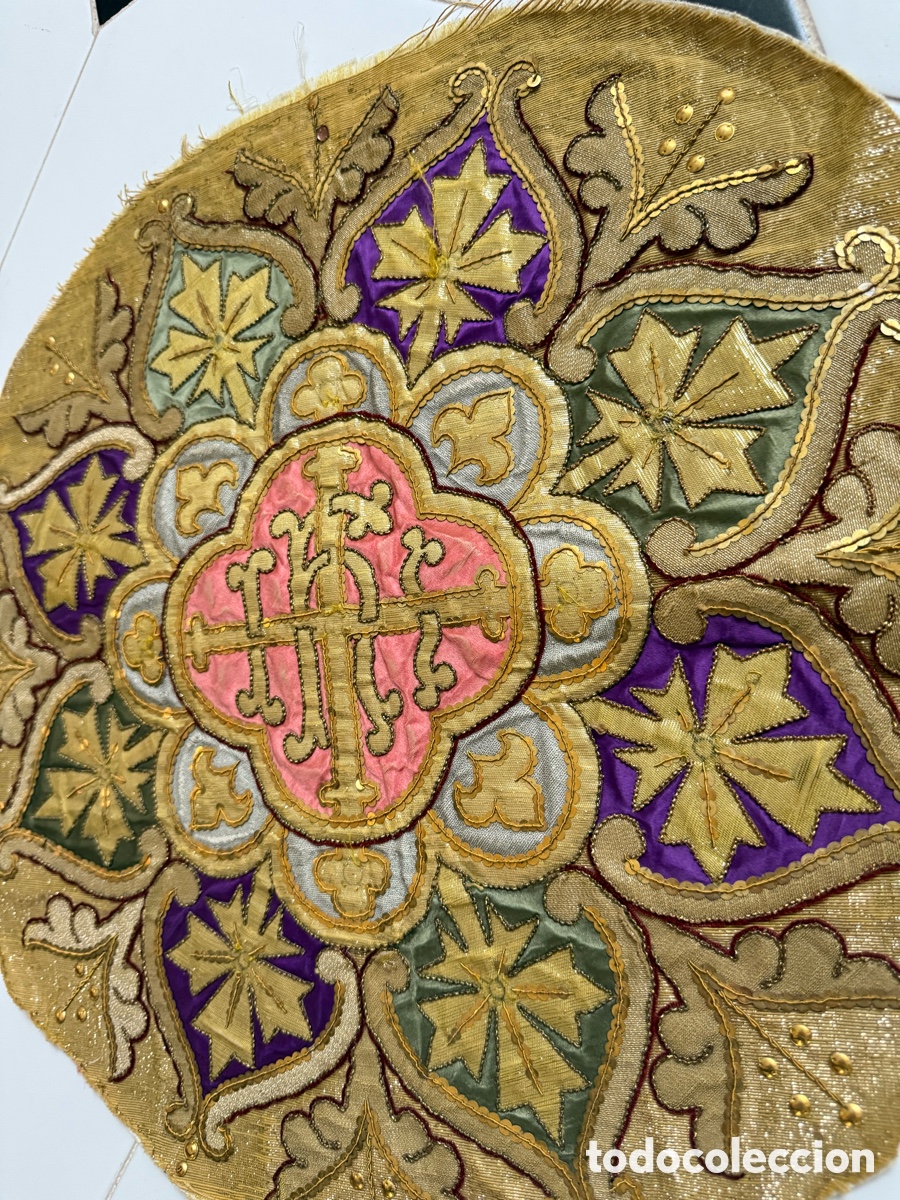 Antig&uuml;edades: Escudo bordado casulla - Foto 1