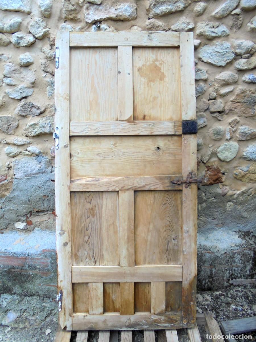 Antig&uuml;edades: PUERTA CON ELEMENTOS DE FORJA - Foto 2