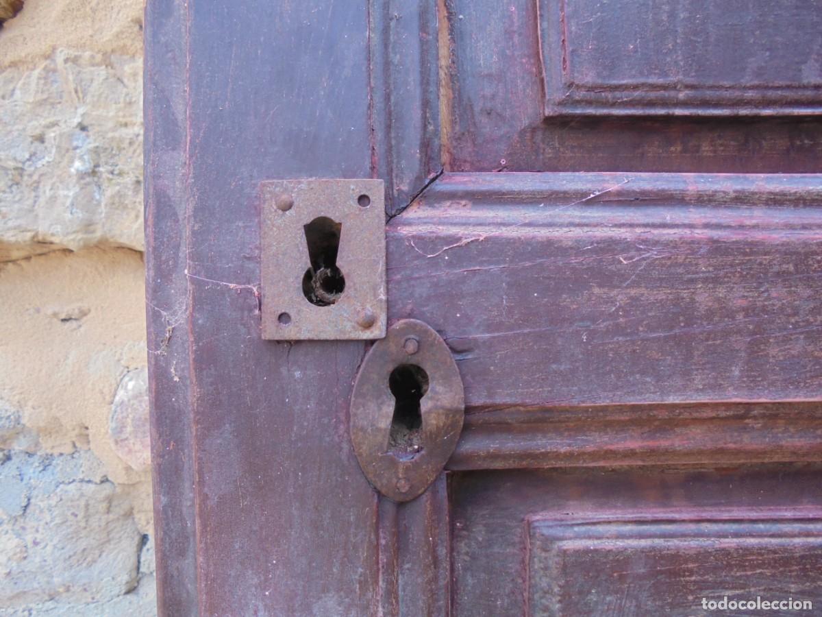 Antig&uuml;edades: PUERTA CON ELEMENTOS DE FORJA - Foto 4