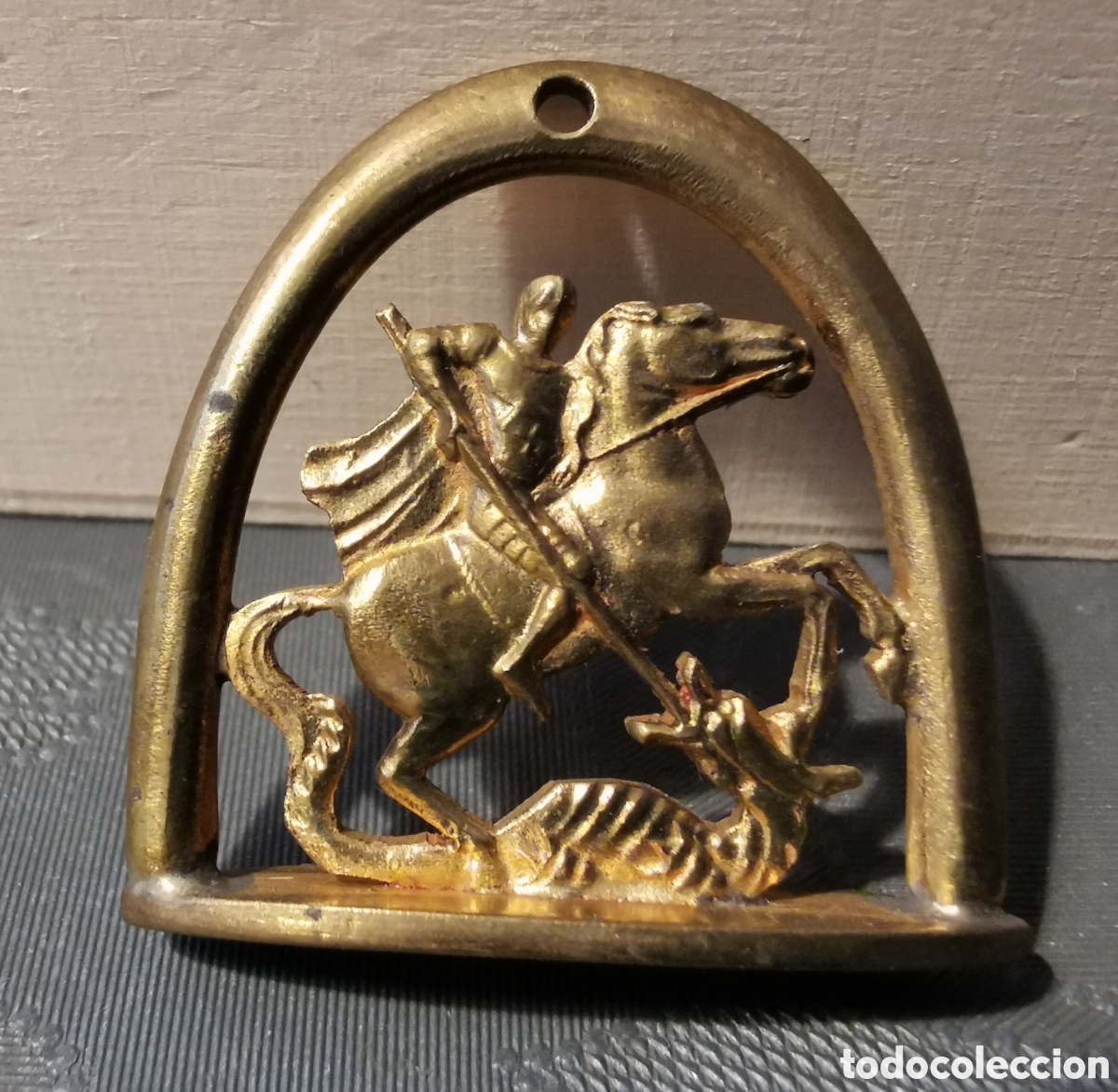 Antig&uuml;edades: Medalla con base San Jorge. 3cm - Foto 1