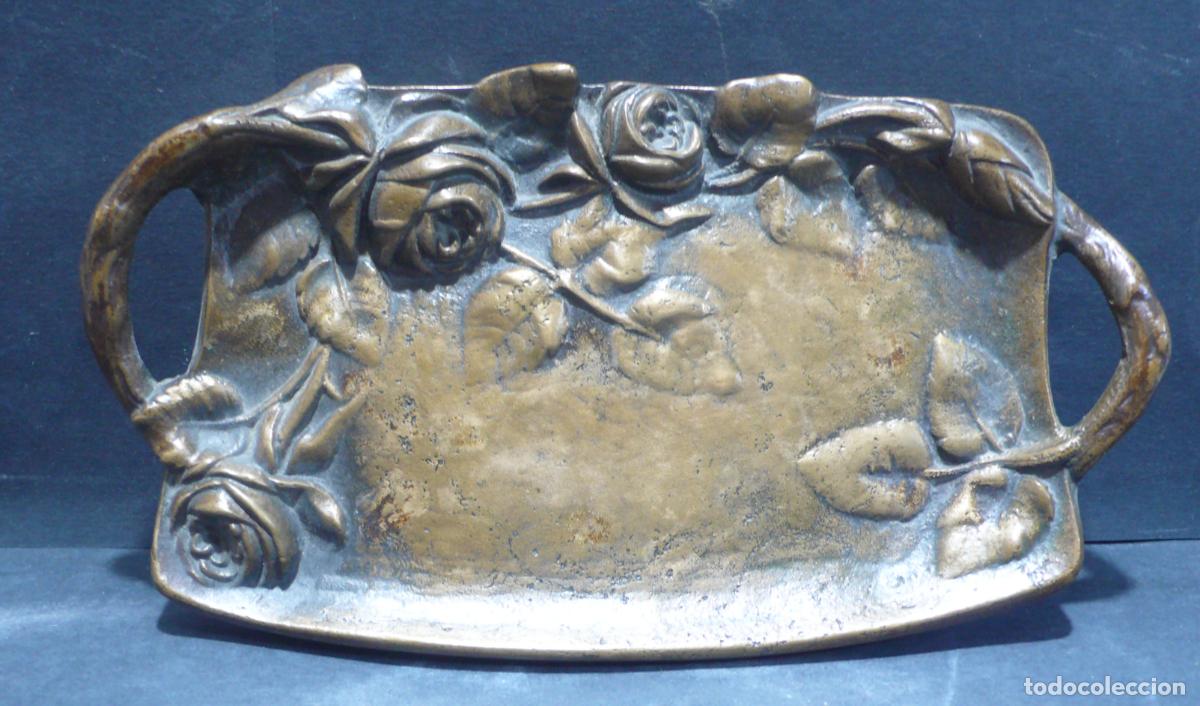 Antig&uuml;edades: PEQUE&Ntilde;A BANDEJA DE BRONCE - Foto 1