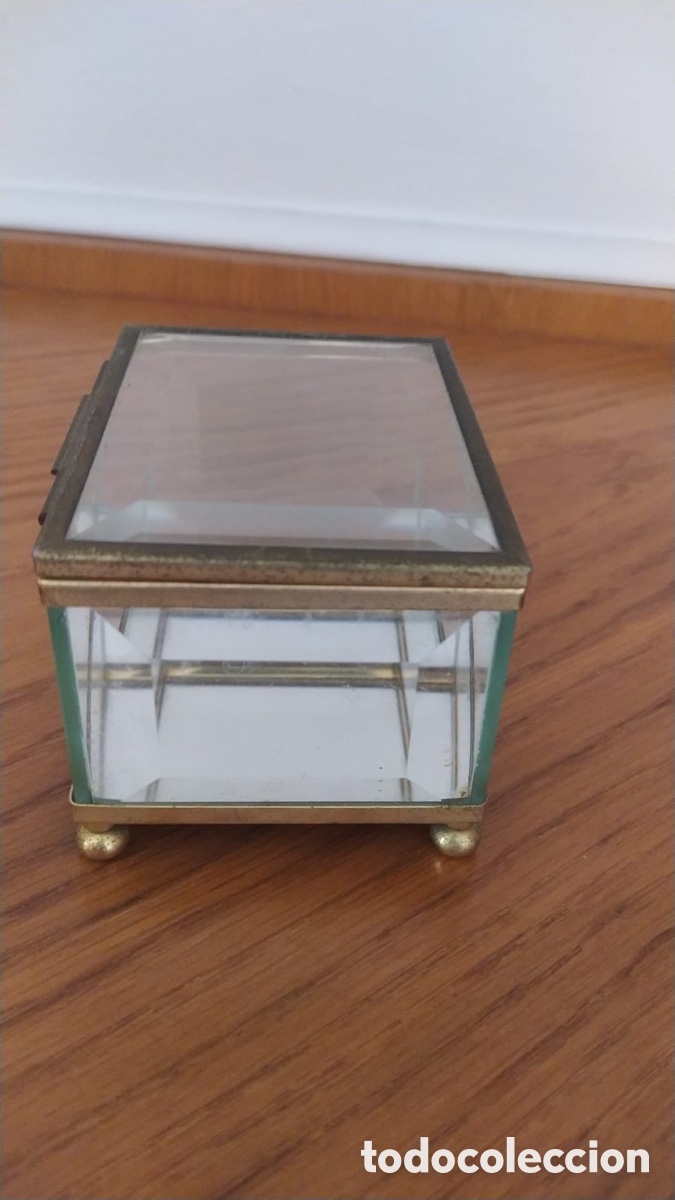Antig&uuml;edades: Caja rectangular con cristales biselados y aristas de lat&oacute;n - Foto 3