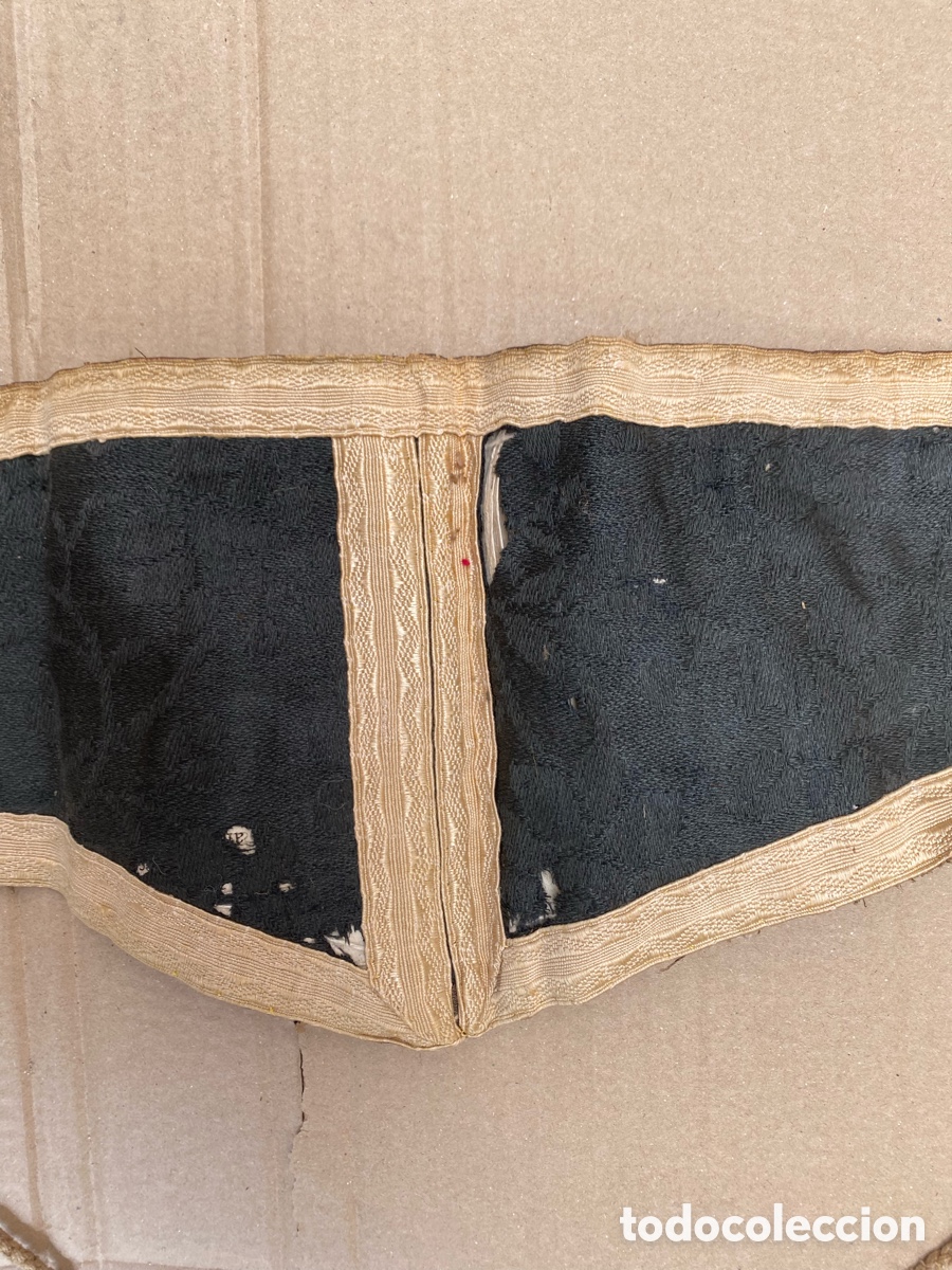 Antig&uuml;edades: Cuello de dalm&aacute;tica muy antiguo. - Foto 4