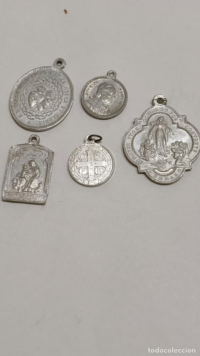 Antig&uuml;edades: 5 m&eacute;daille religieuse 1900 - Foto 1