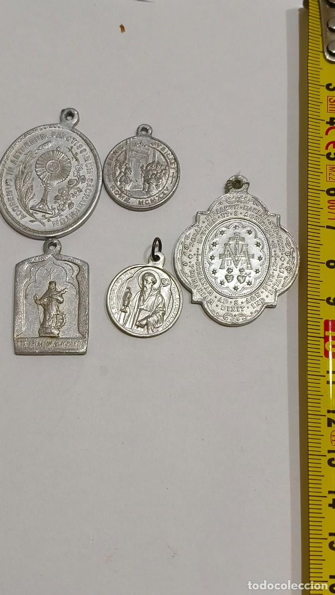 Antig&uuml;edades: 5 m&eacute;daille religieuse 1900 - Foto 2