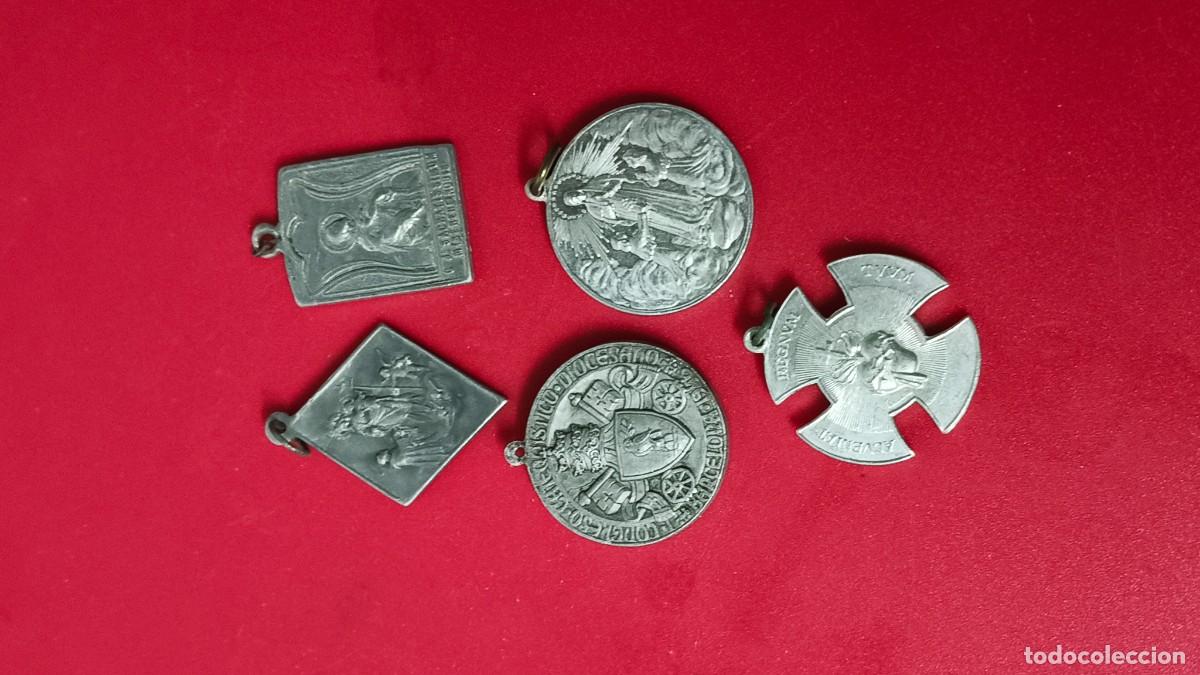 Antig&uuml;edades: 5 m&eacute;daille religieuse 1900 - Foto 1