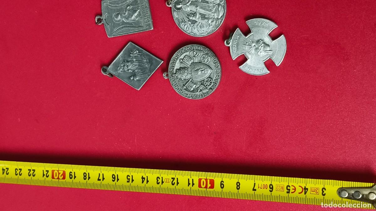 Antig&uuml;edades: 5 m&eacute;daille religieuse 1900 - Foto 2