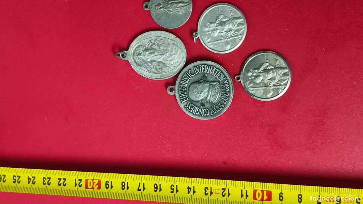 Antig&uuml;edades: 5 m&eacute;daille religieuse 1900 - Foto 2