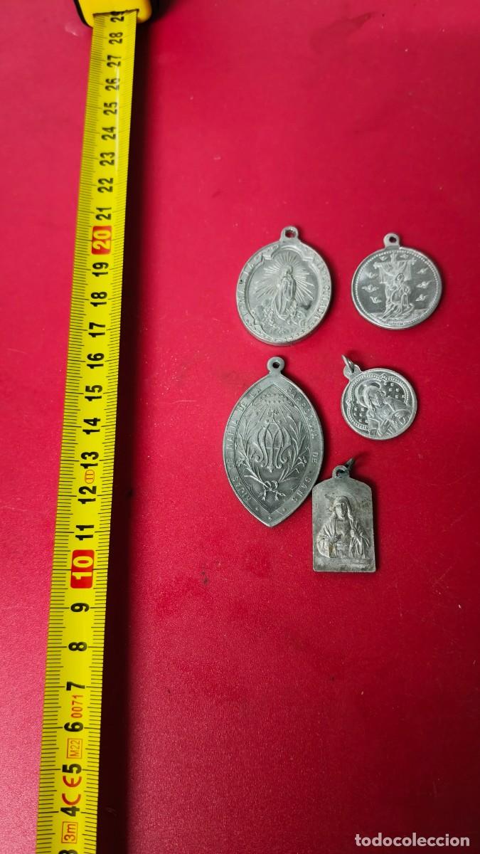 Antig&uuml;edades: 5 m&eacute;daille religieuse 1900 - Foto 1
