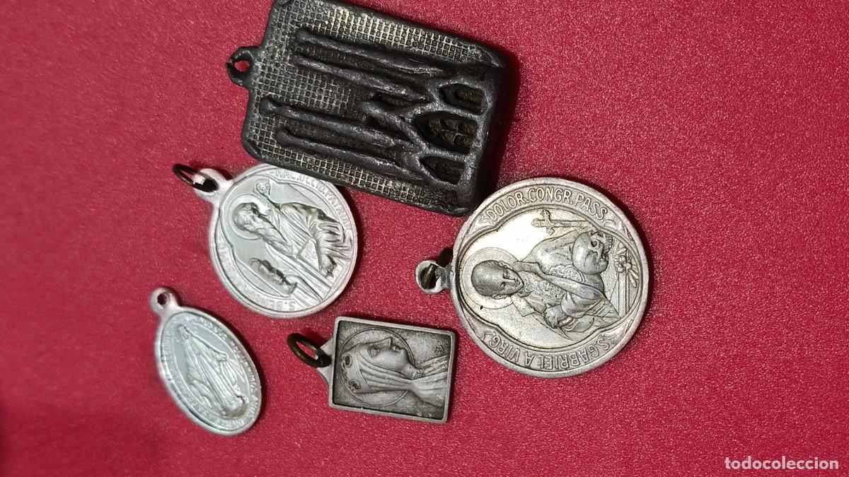 Antig&uuml;edades: 5 m&eacute;daille religieuse 1900 - Foto 1