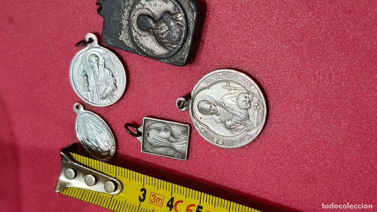 Antig&uuml;edades: 5 m&eacute;daille religieuse 1900 - Foto 2