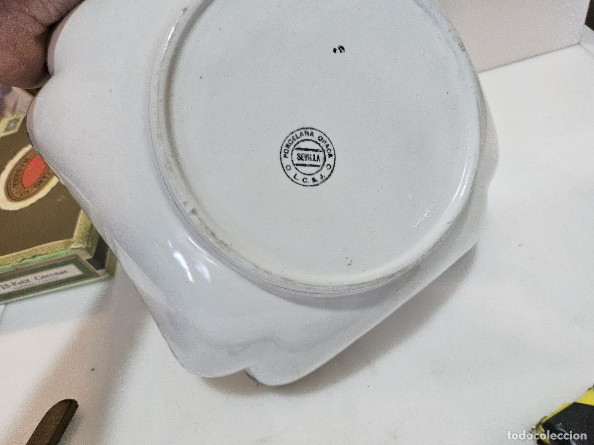 Antig&uuml;edades: ensaladera de porcelna Sevilla - Foto 4
