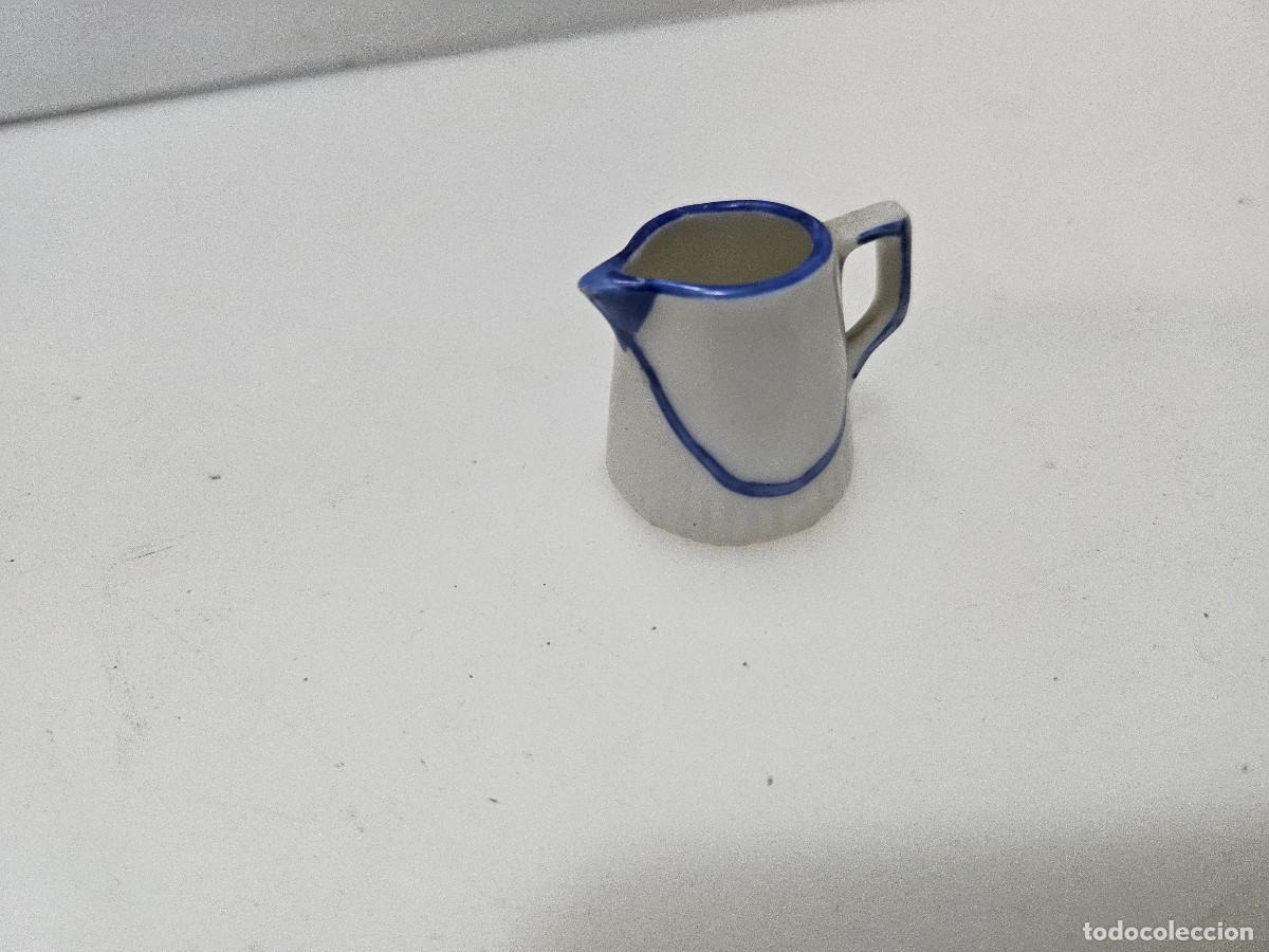 Antig&uuml;edades: mini jarrita de porcelana - Foto 1