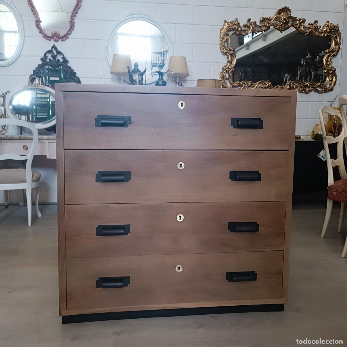 Antig&uuml;edades: C&oacute;moda a&ntilde;os 40 ́ de madera maciza. - Foto 2