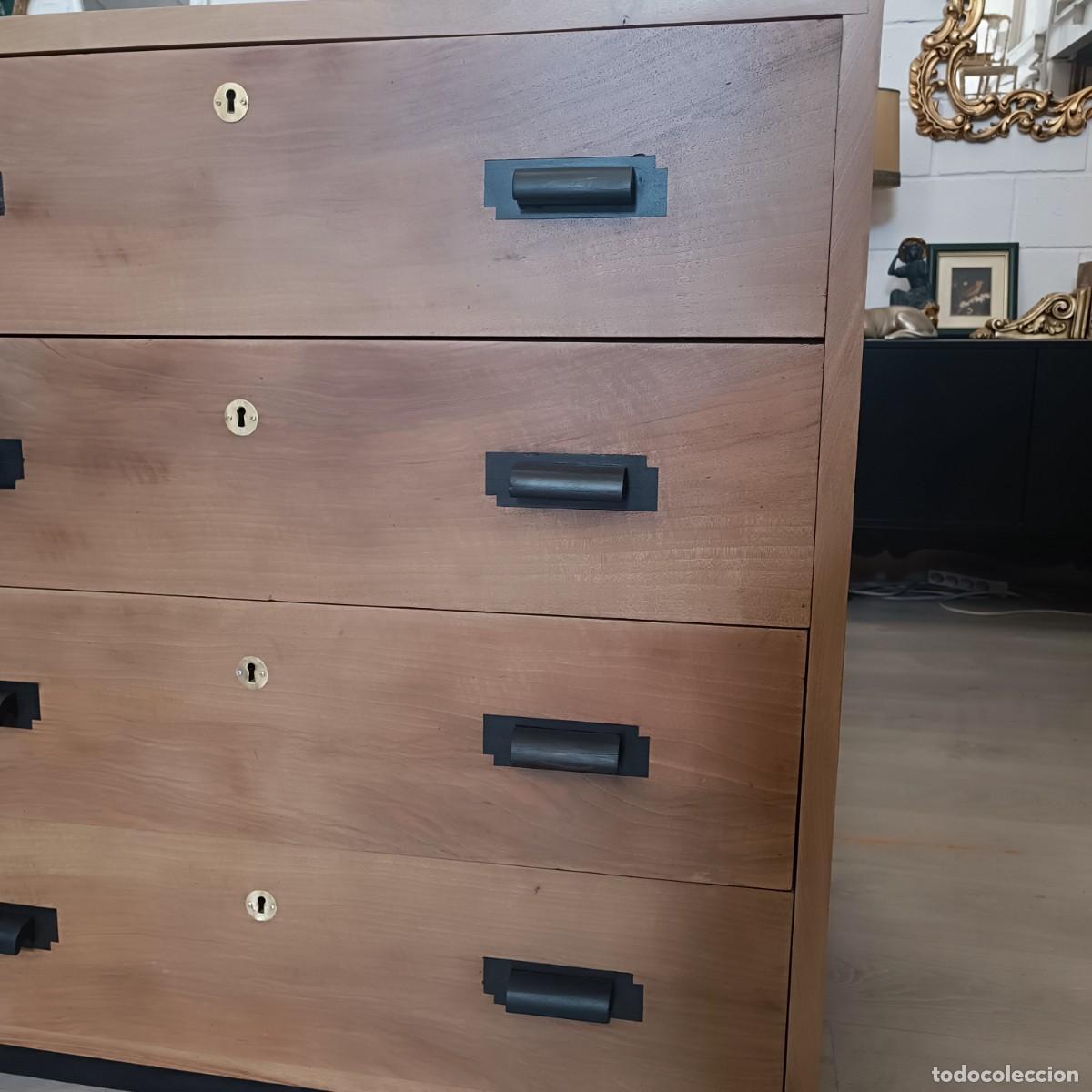 Antig&uuml;edades: C&oacute;moda a&ntilde;os 40 ́ de madera maciza. - Foto 5