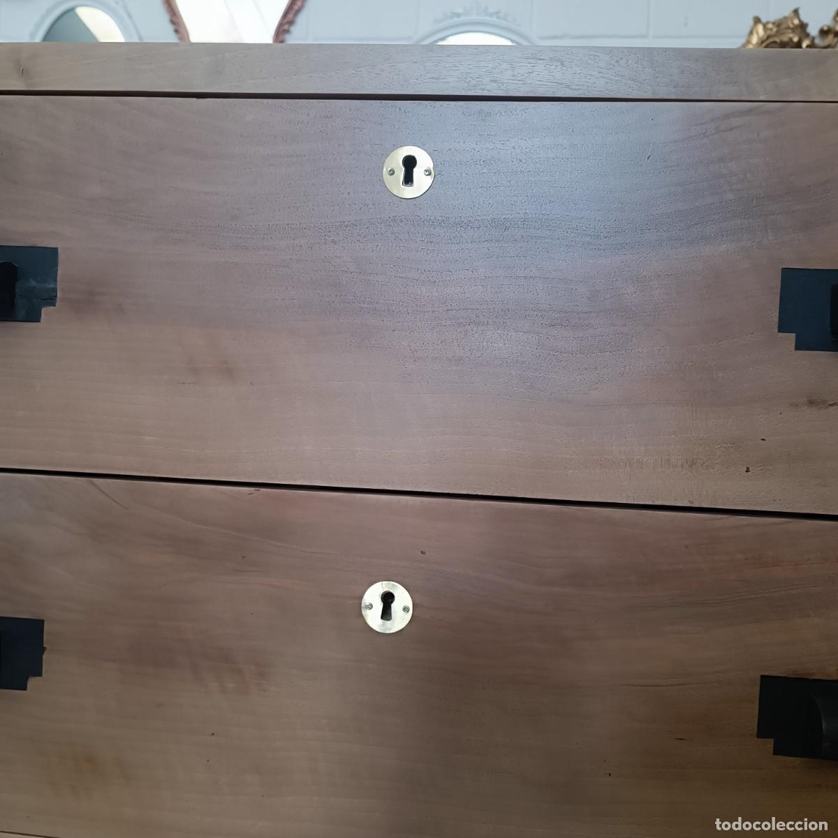 Antig&uuml;edades: C&oacute;moda a&ntilde;os 40 ́ de madera maciza. - Foto 6