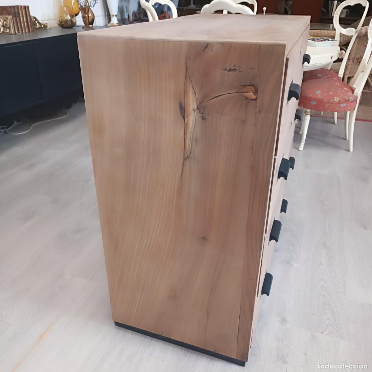 Antig&uuml;edades: C&oacute;moda a&ntilde;os 40 ́ de madera maciza. - Foto 7