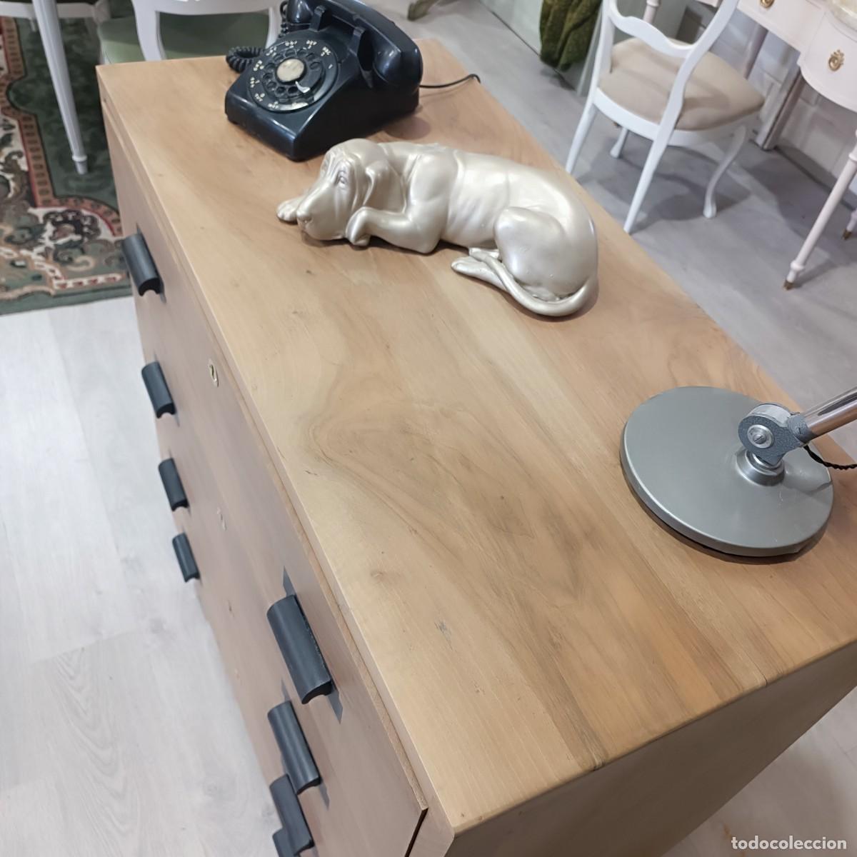 Antig&uuml;edades: C&oacute;moda a&ntilde;os 40 ́ de madera maciza. - Foto 13