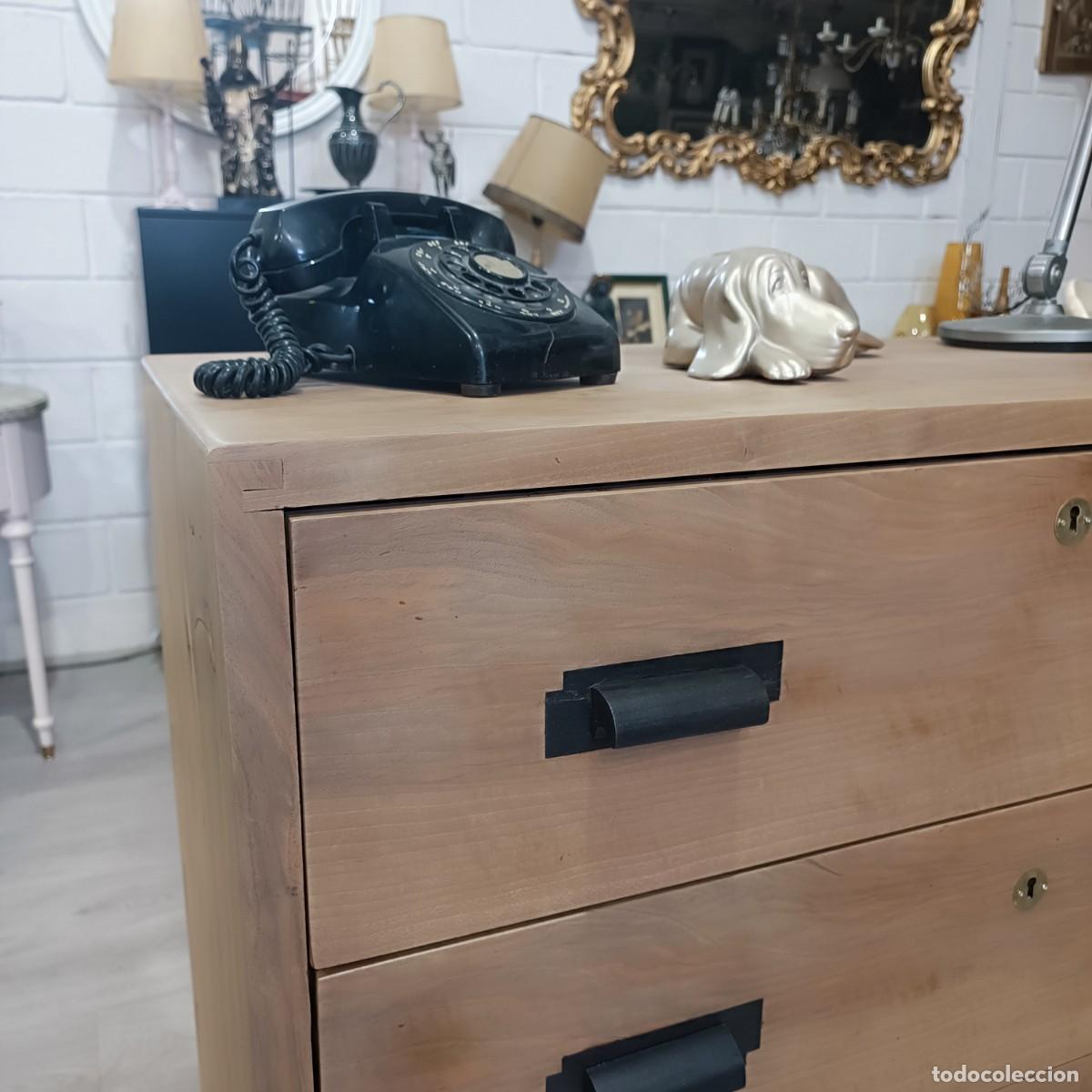 Antig&uuml;edades: C&oacute;moda a&ntilde;os 40 ́ de madera maciza. - Foto 14