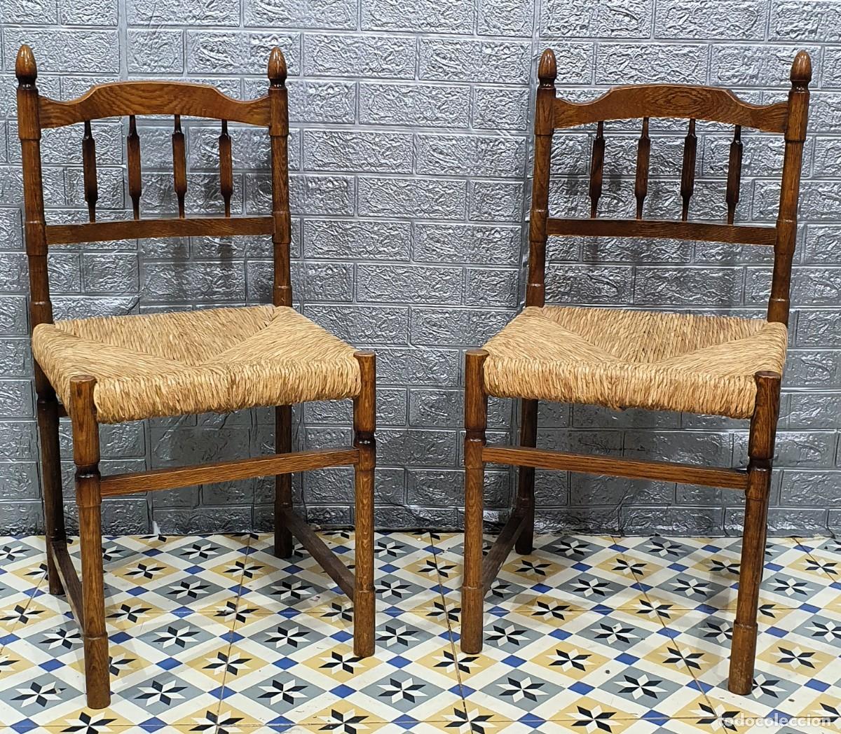 Antig&uuml;edades: Pareja de sillas de roble y enea - Foto 1