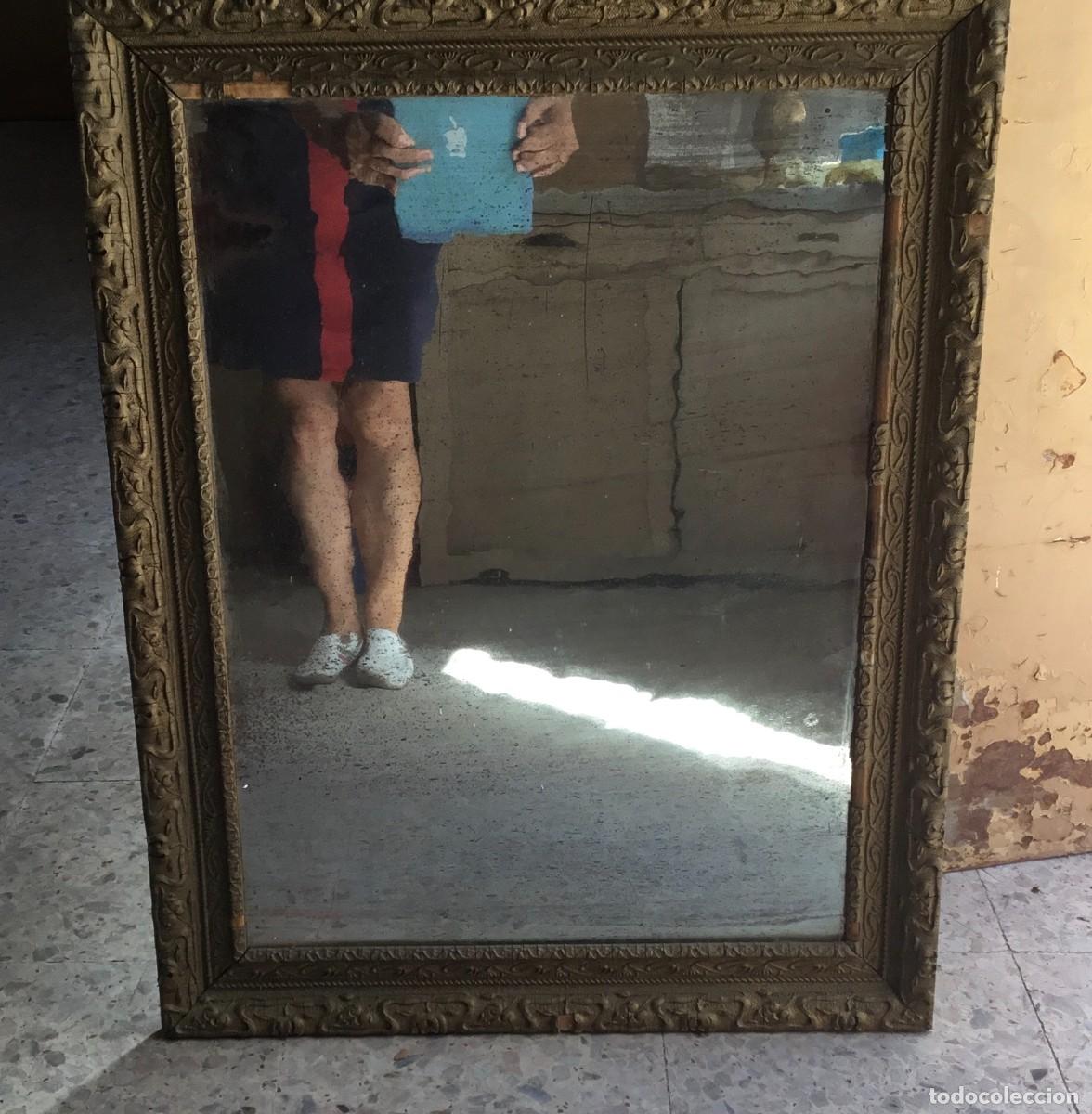 Antig&uuml;edades: Antiguo marco dorado con espejo - Foto 1