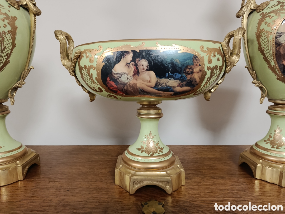 Antig&uuml;edades: Conjunto de jarrones y centro de mesa pintados a mano - Foto 5