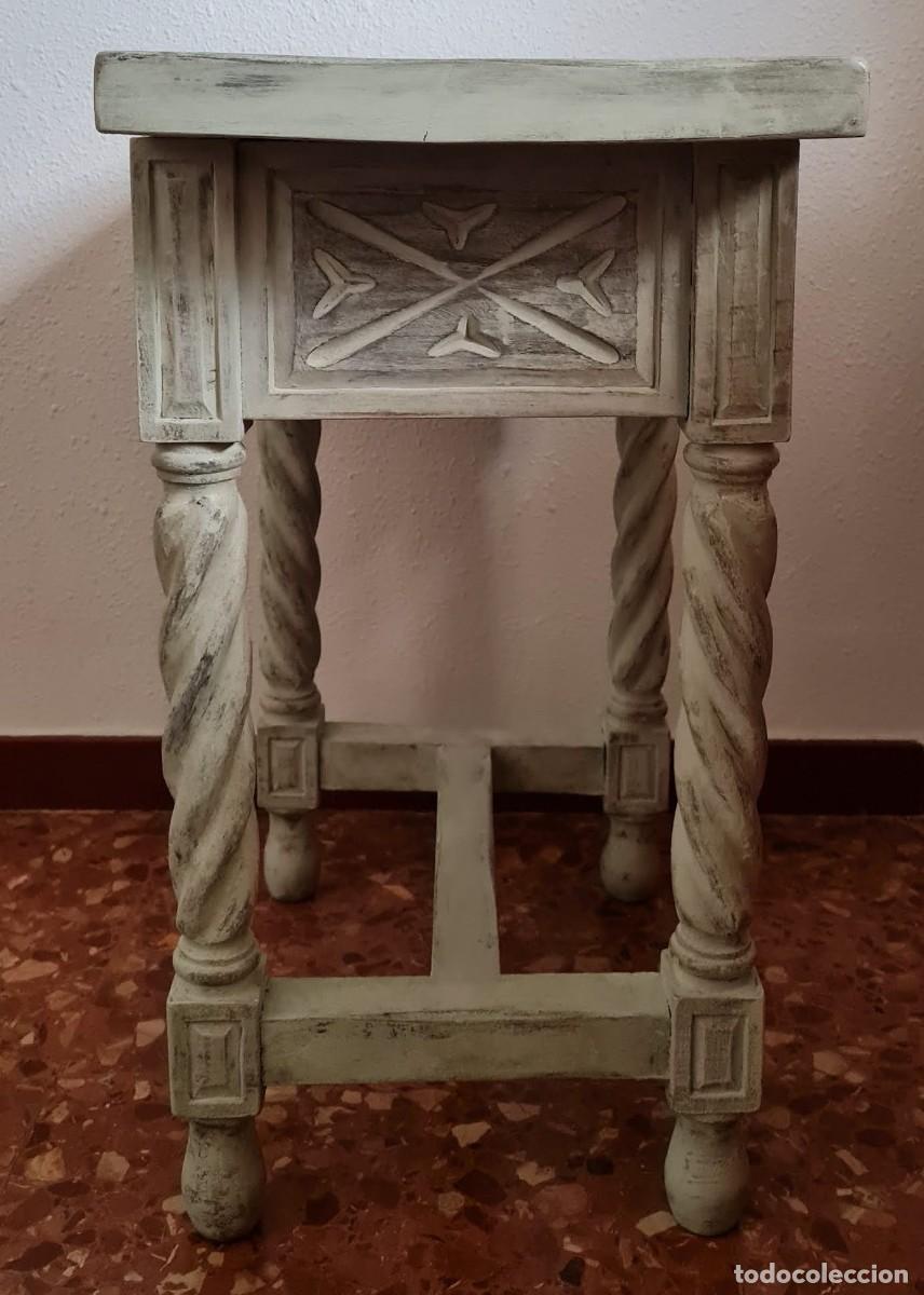 Antig&uuml;edades: Mesilla de noche Castellana - Foto 5
