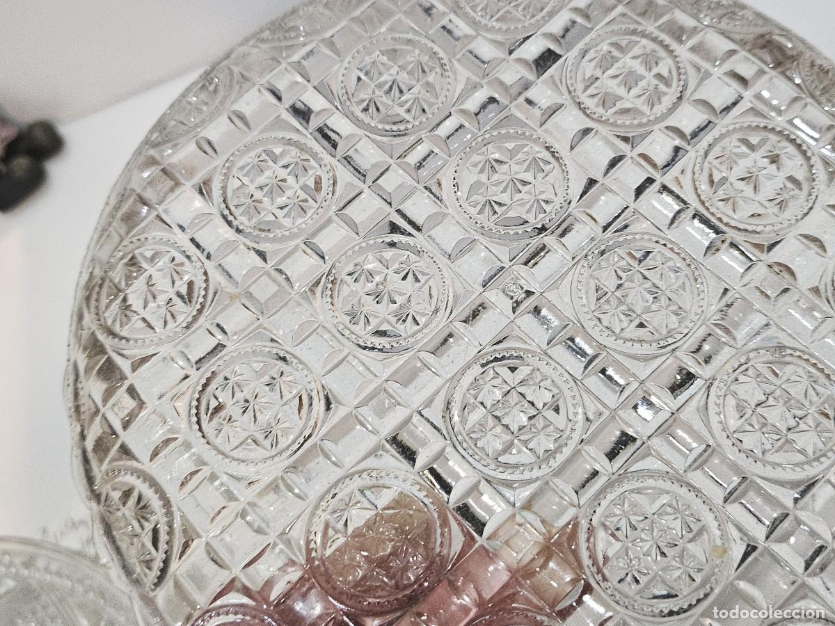 Antig&uuml;edades: plato de cristal repujado - Foto 3