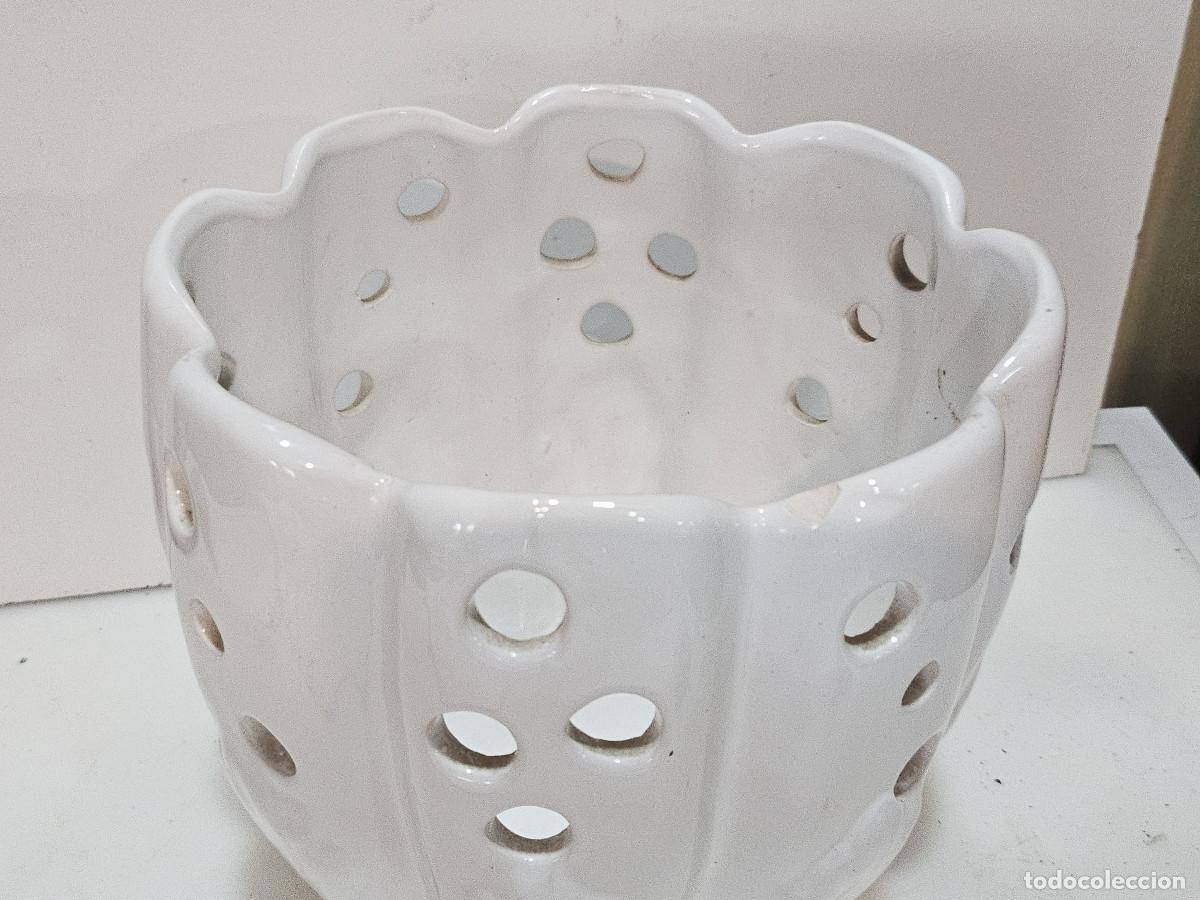 Antig&uuml;edades: maceton de ceramica blanca - Foto 2