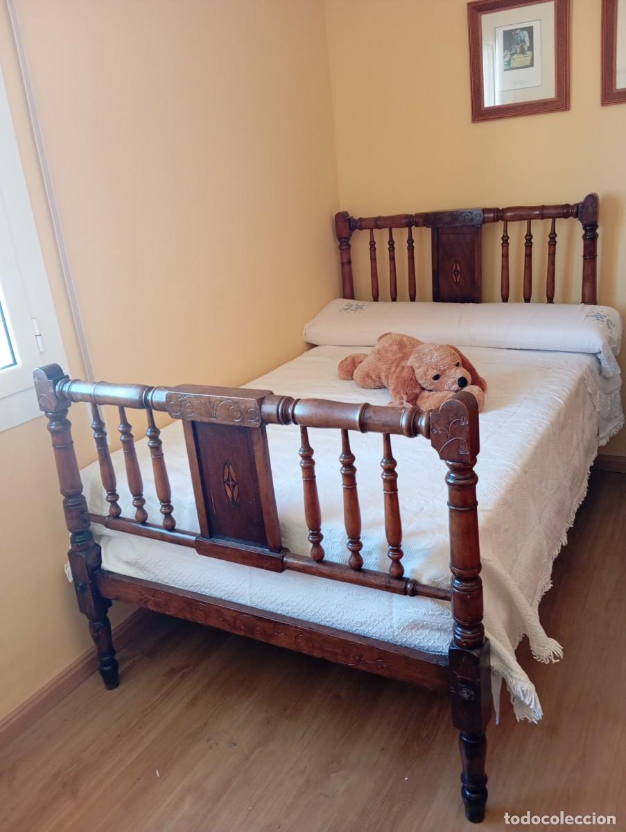 Antig&uuml;edades: Cama antigua madera maciza - Foto 1